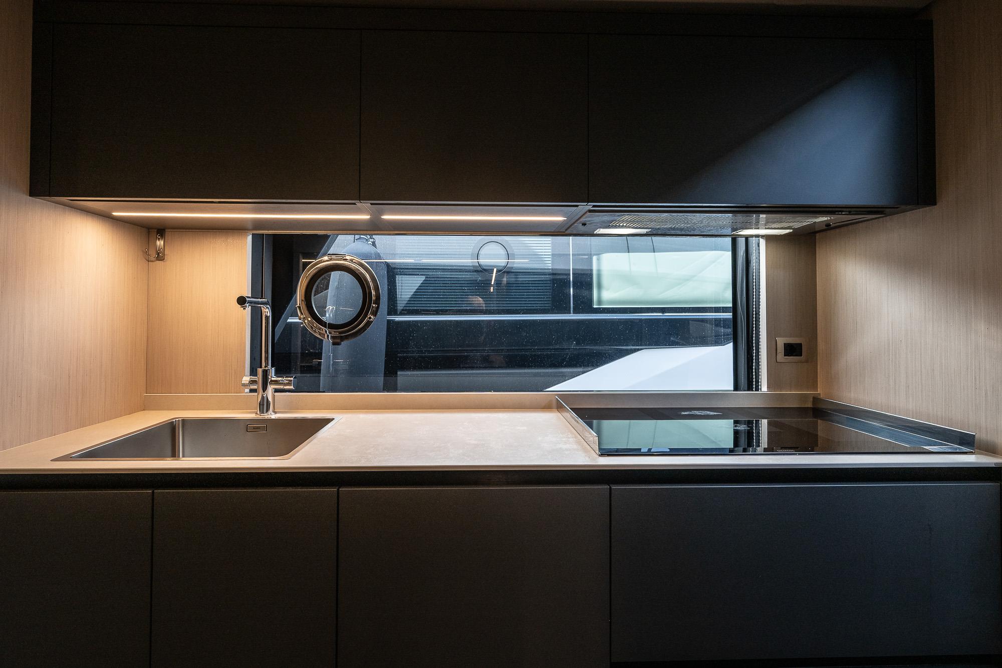 2025 FERRETTI YACHTS 1000 